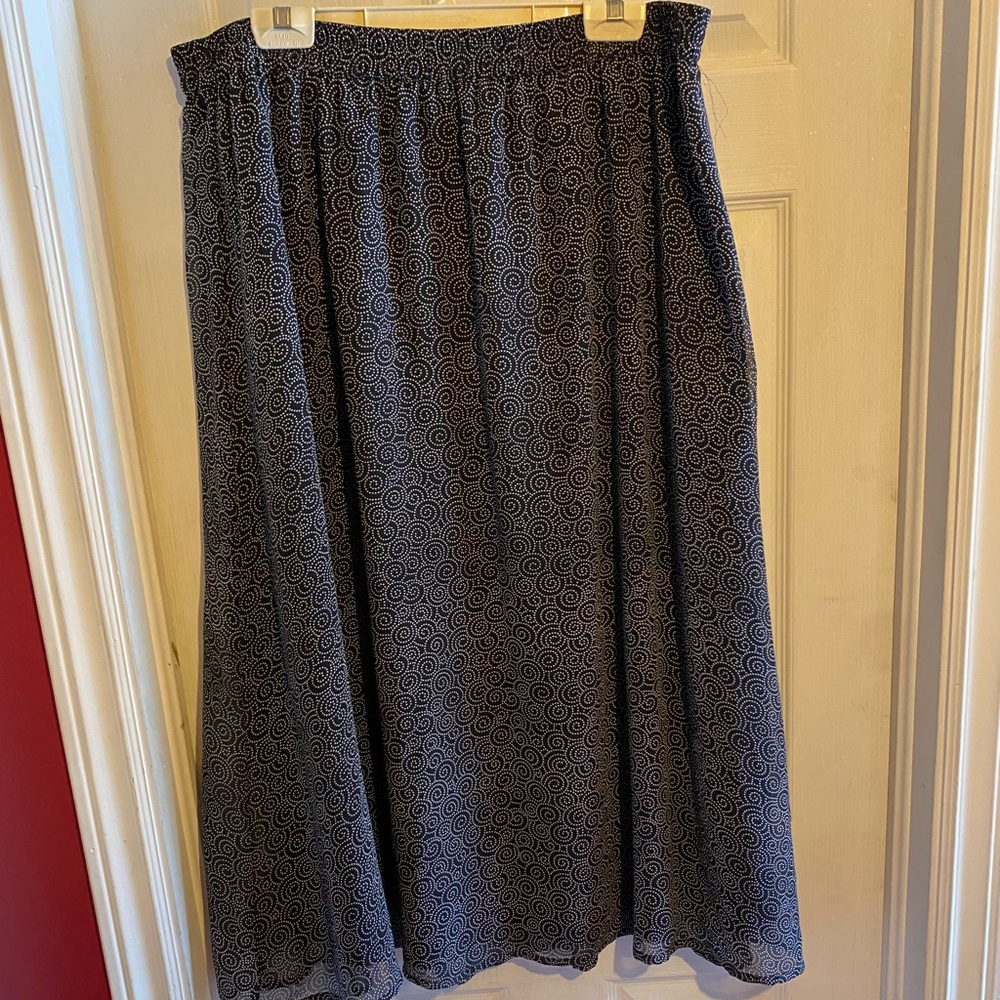 Fabulous plus size flowing ladies skirt